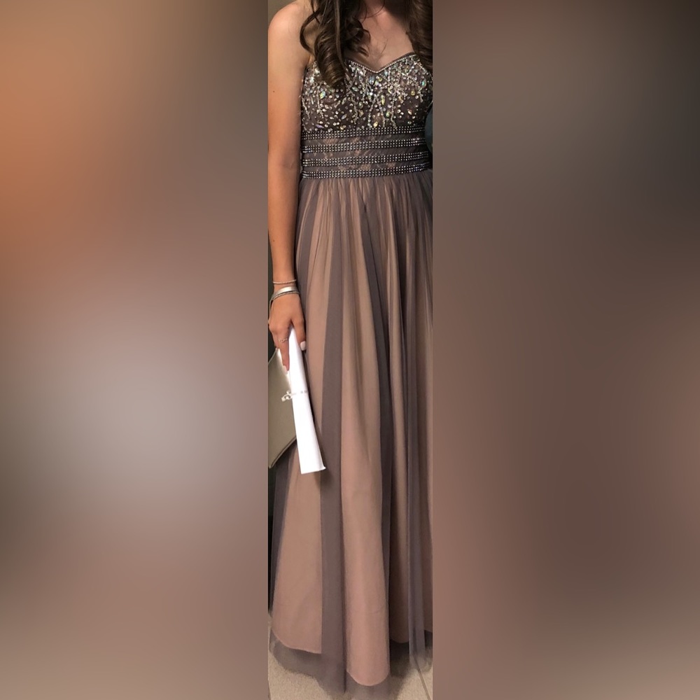 Prom dress - Picture 2 of 3